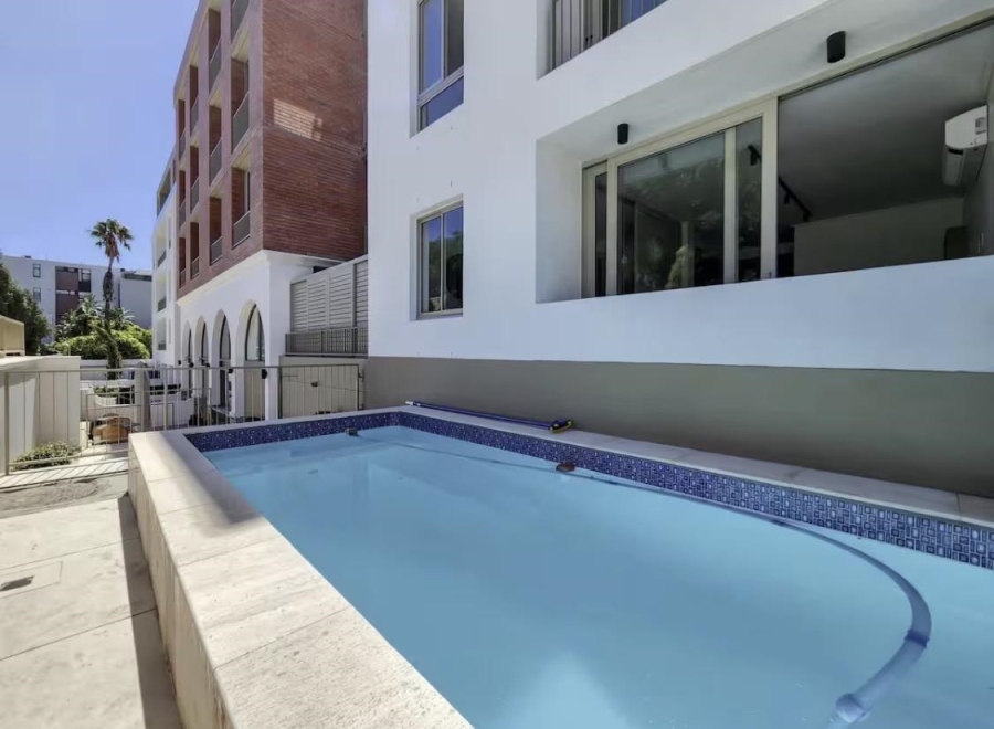 To Let 3 Bedroom Property for Rent in Green Point Western Cape